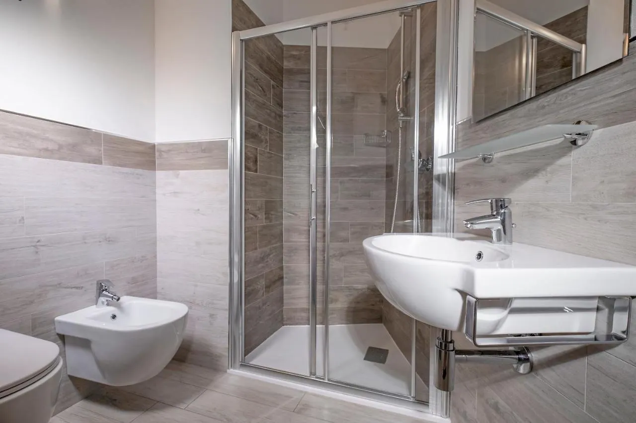Hotel Firenze 3 Stelle Superior Brenzone sul Garda 3*,  Italy