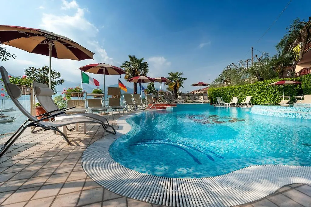Hotel Firenze 3 Stelle Superior Brenzone sul Garda 3*,  Italy